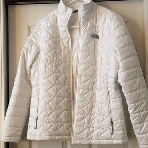 The North Face Women's Jacket - White with Black Label